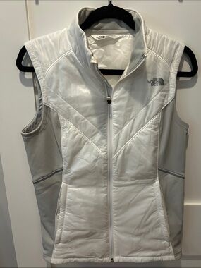 The North Face Women’s White & Light Gray Insulated Vest